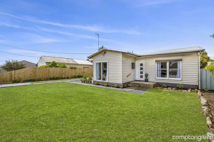 11 Wilsons Road, Newcomb VIC 3219