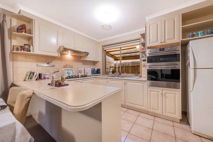 2/6 Hawker Gardens, Berwick VIC 3806