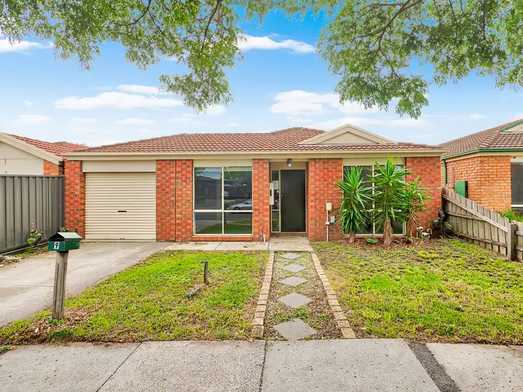 9 Sharyn Street