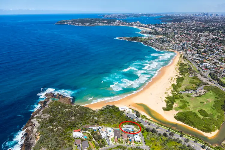 33 Robertson Road, North Curl Curl NSW 2099