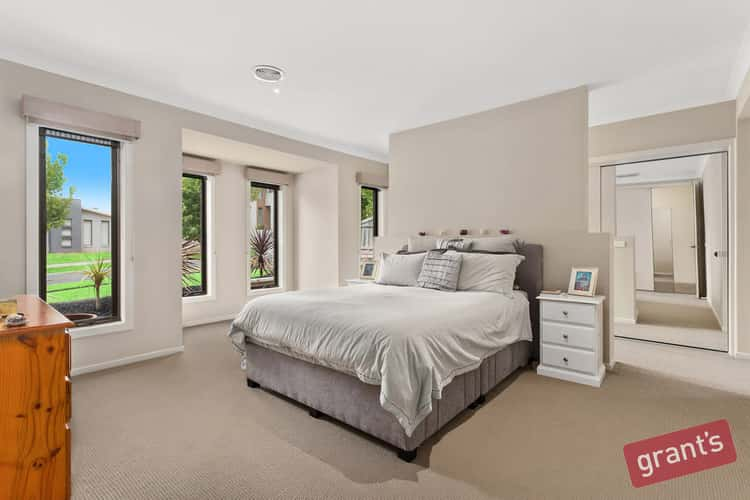 Second view of Homely house listing, 8 Avenview Drive, Narre Warren North VIC 3804