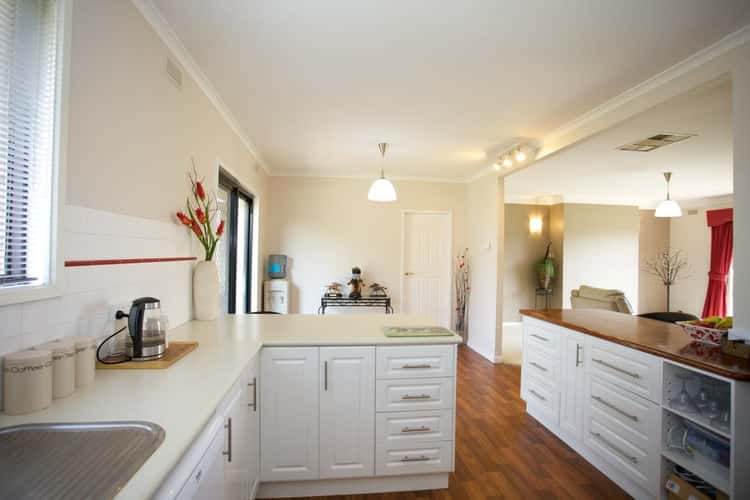 Fifth view of Homely house listing, 2 Duff Street, Horsham VIC 3400