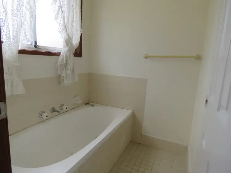 Sixth view of Homely house listing, 33 Murrumbidgee Street, Bossley Park NSW 2176