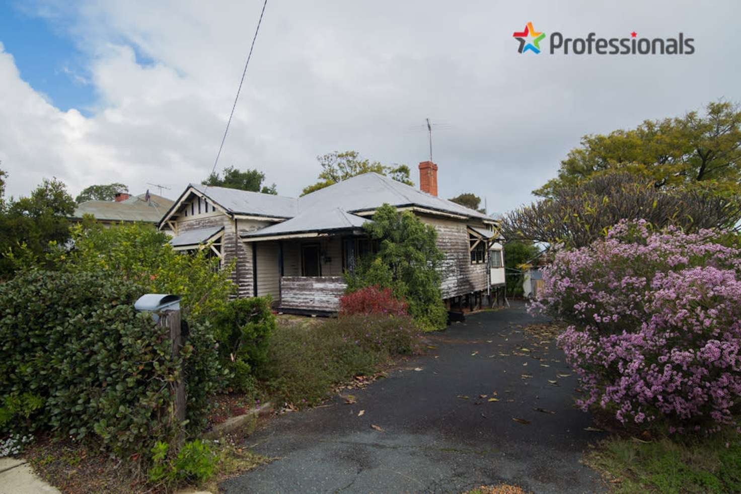 Main view of Homely house listing, 28 Fourth Road, Armadale WA 6112
