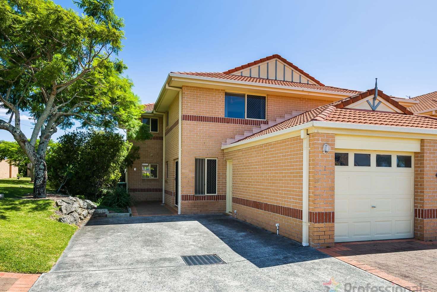 Main view of Homely townhouse listing, 1/427 Pine Ridge Road, Runaway Bay QLD 4216