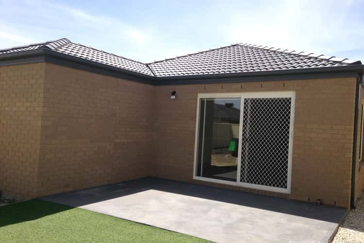 Fifth view of Homely house listing, 8 Kosciuszko Crescent, Shepparton VIC 3630