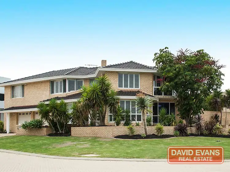 10 Queenscliff Court, Kallaroo WA 6025
