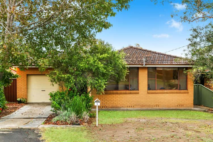 5 Germaine Ave, Bateau Bay NSW 2261