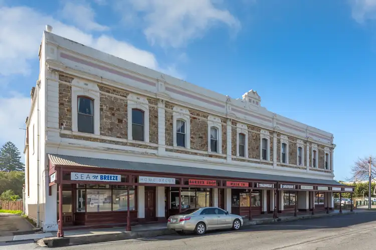 15 Jetty Road