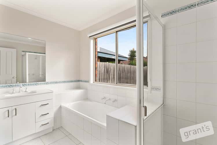 Seventh view of Homely house listing, 5 Kinsale View, Berwick VIC 3806