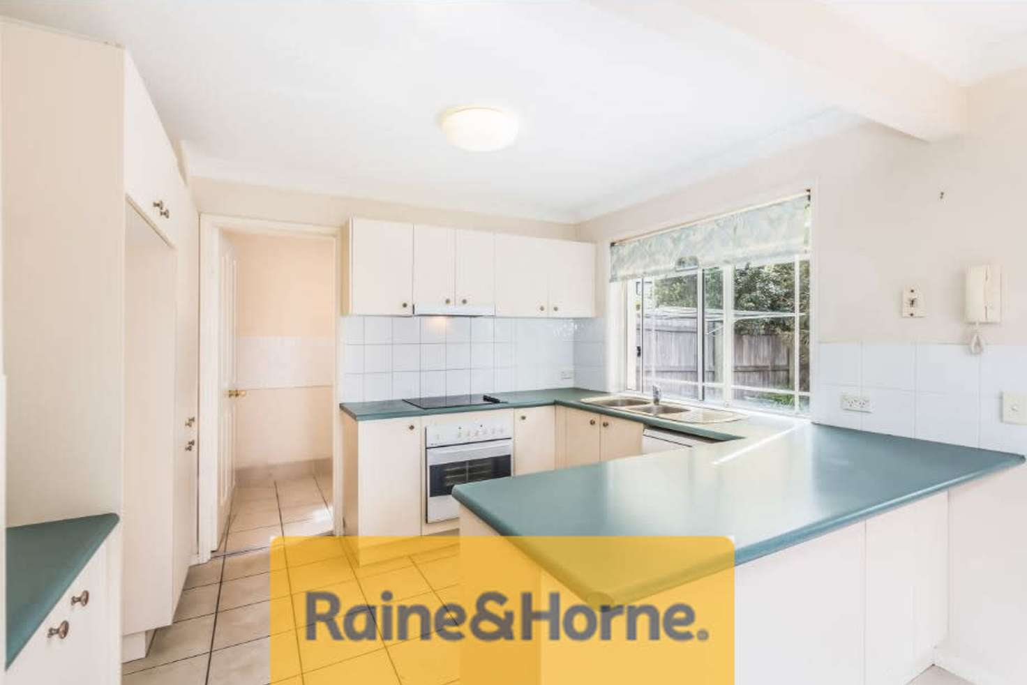 Main view of Homely townhouse listing, 8 Alexandra Ave, Calamvale QLD 4116