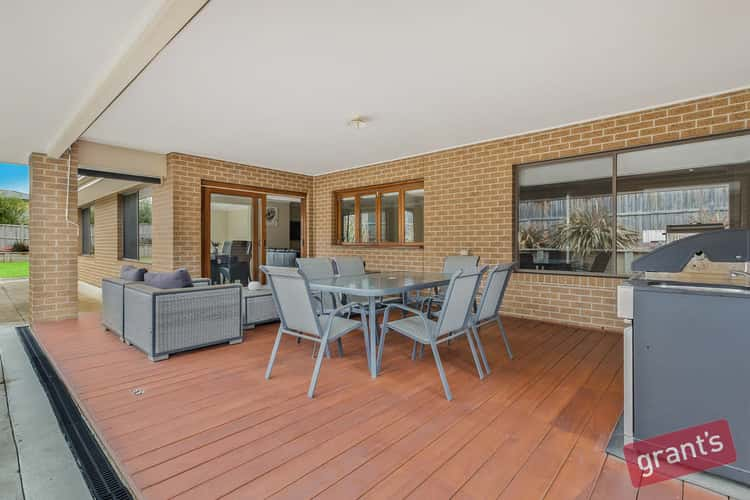 Fifth view of Homely house listing, 8 Avenview Drive, Narre Warren North VIC 3804