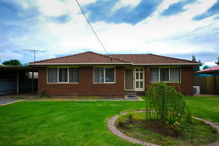 1 Dickson Court, Chiltern VIC 3683