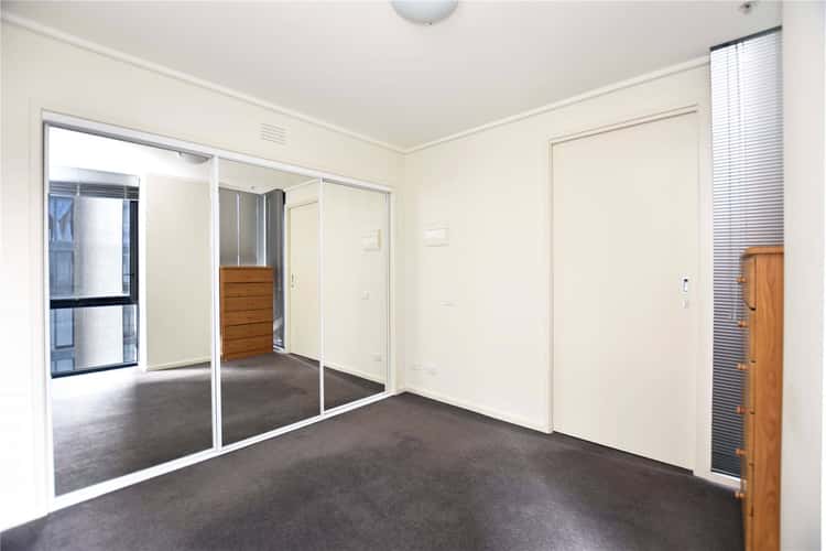 Fifth view of Homely apartment listing, REF 032026/100 Kavanagh Street, Southbank VIC 3006