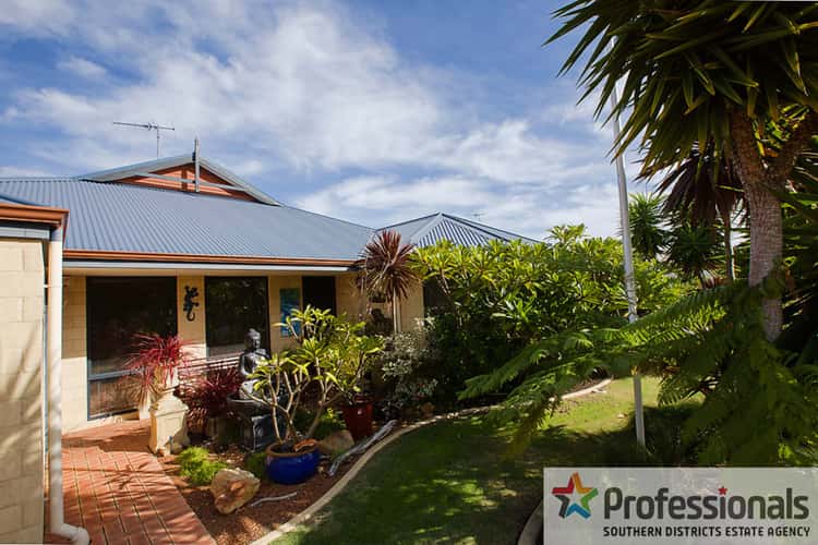 Second view of Homely house listing, 11 Meredith Way, Usher WA 6230