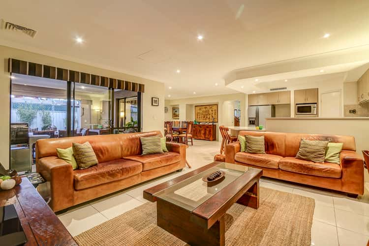 Sixth view of Homely house listing, 2 Bridgewater Drive, Kallaroo WA 6025