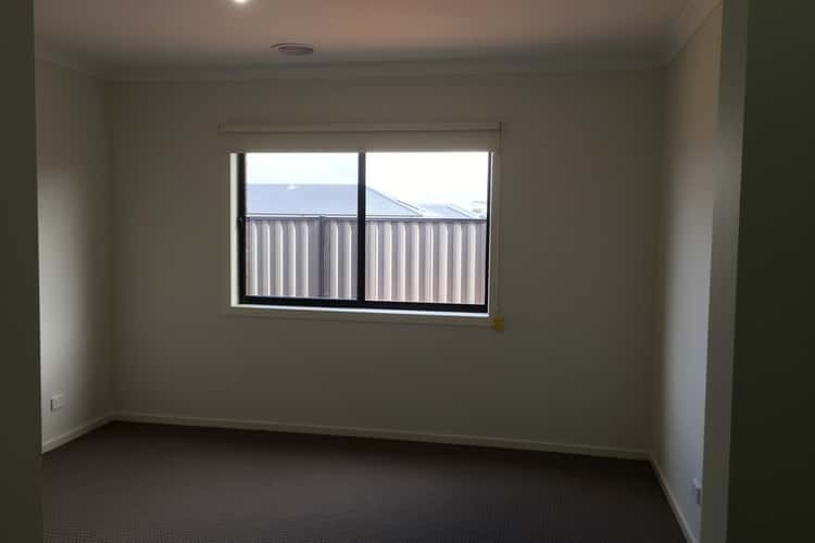 Fifth view of Homely house listing, 4 Wendy Way, Tarneit VIC 3029