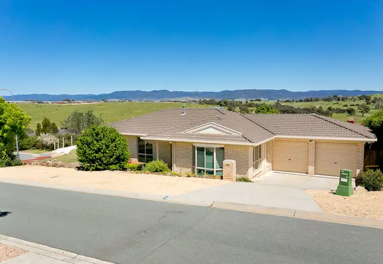 4 Grove Place, Dunlop ACT 2615