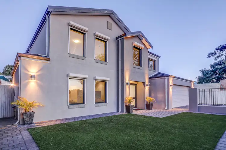 2 Bridgewater Drive, Kallaroo WA 6025