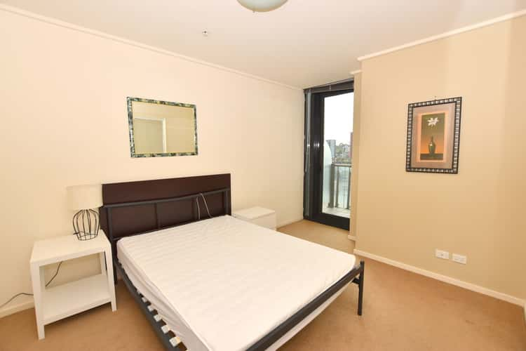 Fourth view of Homely apartment listing, REF 03249/100 Kavanagh Street, Southbank VIC 3006