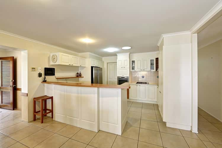 Seventh view of Homely house listing, 2 Emery Court, Avenell Heights QLD 4670