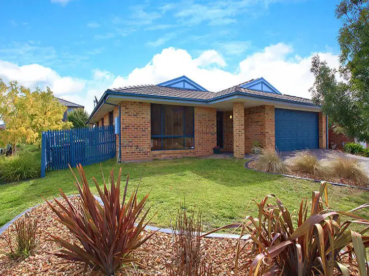 11 Ruthven Close
