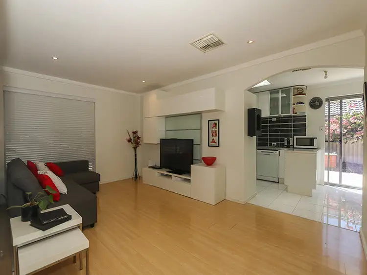 Seventh view of Homely house listing, 27 BARRADINE WAY, Craigie WA 6025