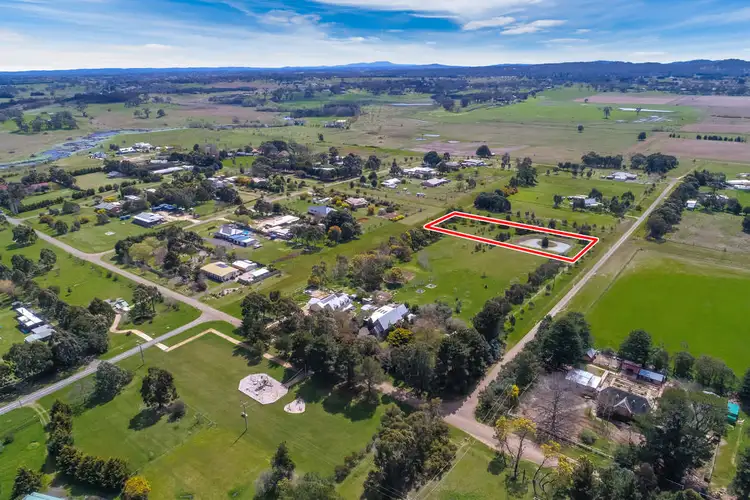 17 Hillsboro Street, Carlsruhe VIC 3442