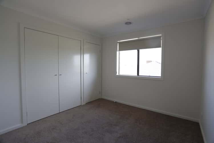 Fifth view of Homely house listing, 4 Berrima Court, Cranbourne North VIC 3977