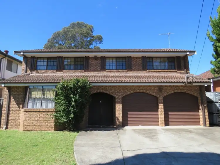 124 Railway Parade,, Glenfield NSW 2167