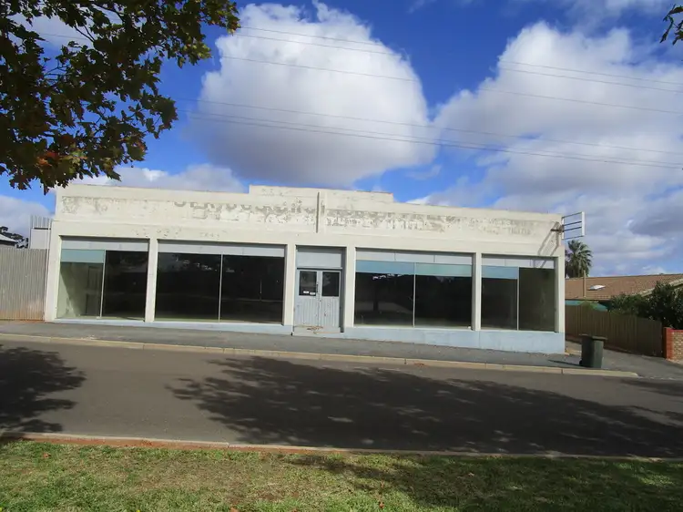 12 Sturt St
