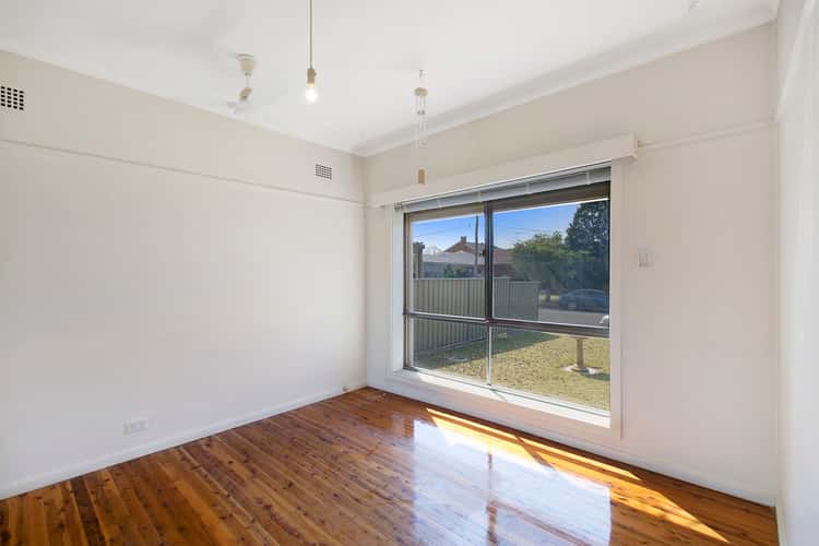 Fifth view of Homely house listing, 4 Tonga Crescent, Smithfield NSW 2164