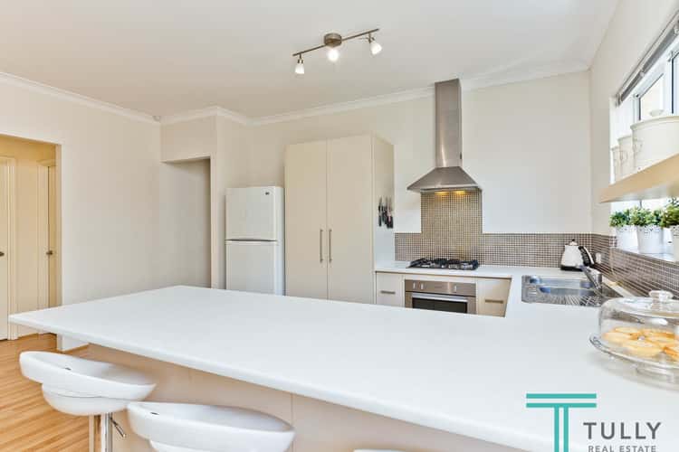 Sixth view of Homely house listing, 18 Pardalote Court, Beeliar WA 6164