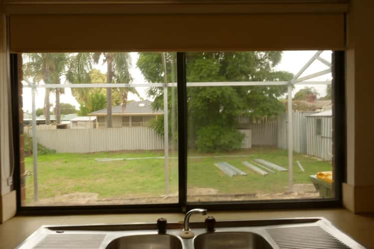 Fourth view of Homely house listing, 4 Felicia Way, Camillo WA 6111