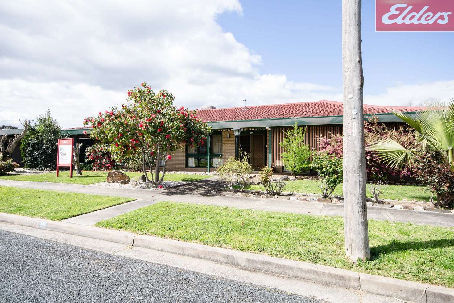 Main view of Homely house listing, 10 Allambie Crescent, Wodonga VIC 3690