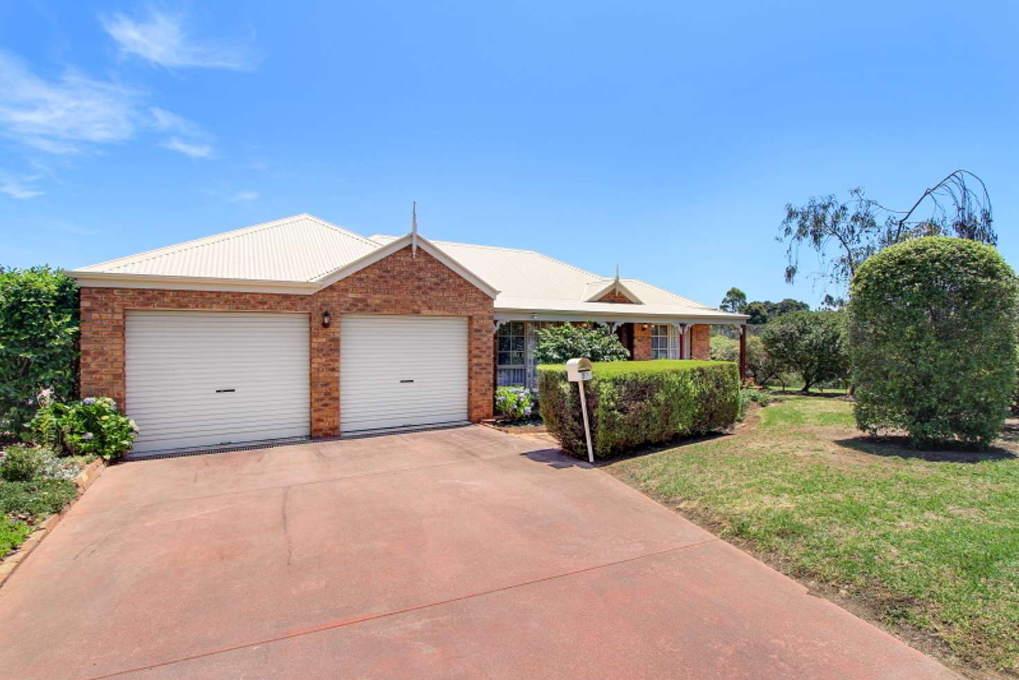 Main view of Homely house listing, 27 Harnham Drive, Bairnsdale VIC 3875