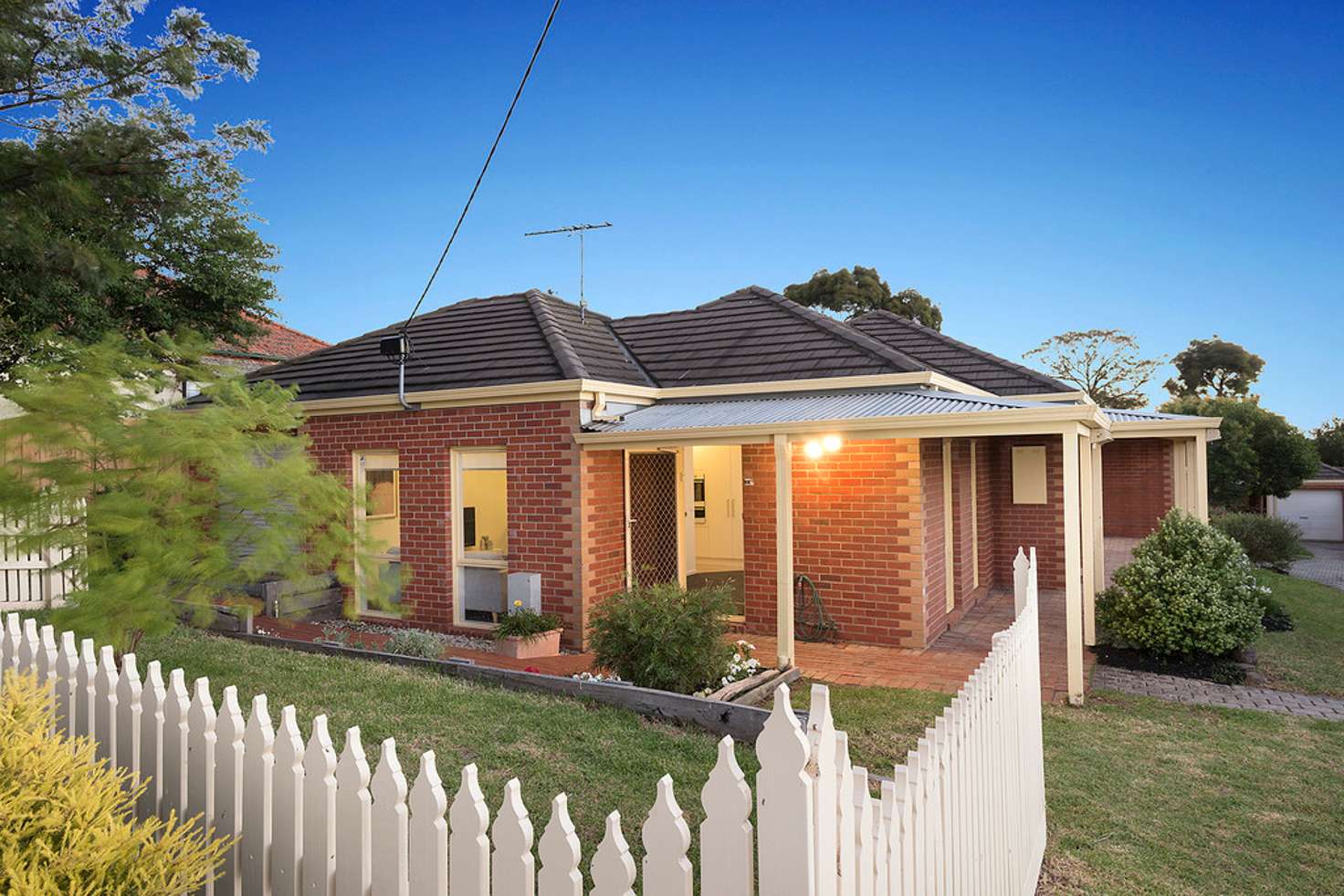 Main view of Homely villa listing, 1/5 Derry Street, Aberfeldie VIC 3040