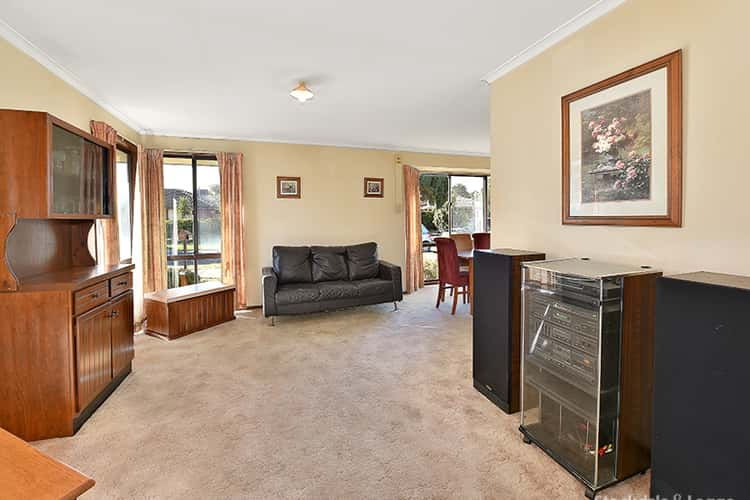 Third view of Homely house listing, 4 Winsham Court, Craigieburn VIC 3064