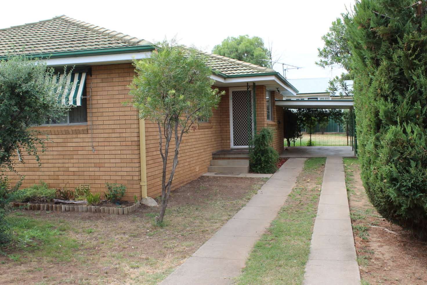 Main view of Homely unit listing, 2/13 Dayal Street, Tamworth NSW 2340