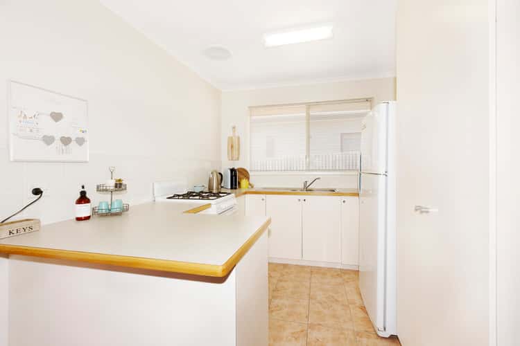 Fifth view of Homely unit listing, 2/383 Station Street, Bonbeach VIC 3196