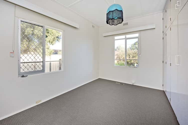 Fourth view of Homely house listing, 2 Maple Court, Heidelberg West VIC 3081
