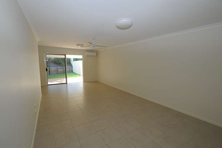 Third view of Homely semiDetached listing, 2/2a Pinnacle Court, Avoca QLD 4670