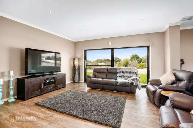 Sixth view of Homely house listing, 1 Dunn Court, Alexandra VIC 3714