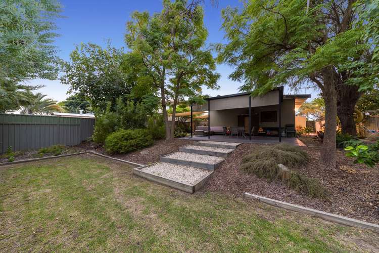 8 Mathews Place, Belmont WA 6104