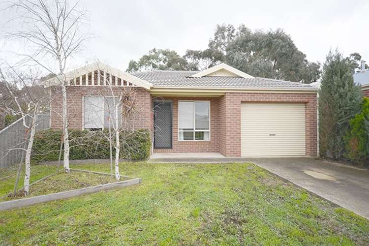 8 Cluden Gardens, Sebastopol VIC 3356