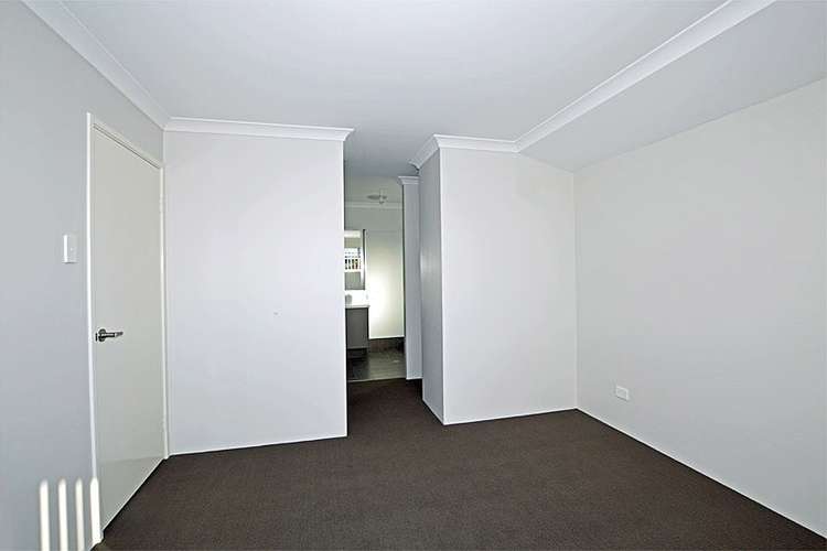 Second view of Homely house listing, 5 Elderberry Drive, Baldivis WA 6171