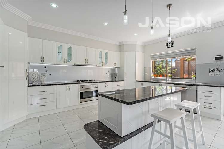 Fifth view of Homely house listing, 7 Pirianda Court (Greenvale Lakes), Roxburgh Park VIC 3064