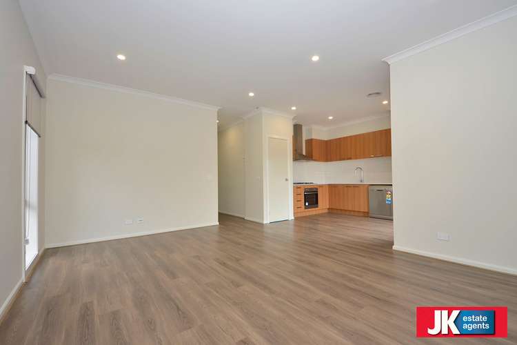 Fourth view of Homely house listing, 7 BRIDPORT CIRCUIT, Tarneit VIC 3029