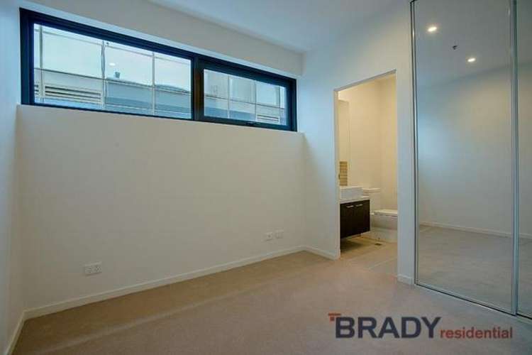 Third view of Homely apartment listing, 1003/5 Sutherland Street, Melbourne VIC 3000
