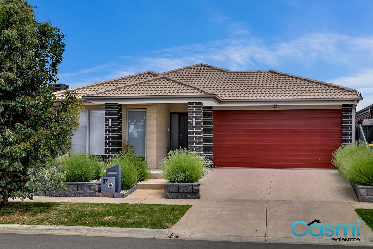 Main view of Homely house listing, 37 Delta Drive, Craigieburn VIC 3064